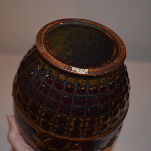 Clay Pot Ceramic Texture Patterned Lions and Elks Brown Height approx. 6.5' - Picture 6 of 8